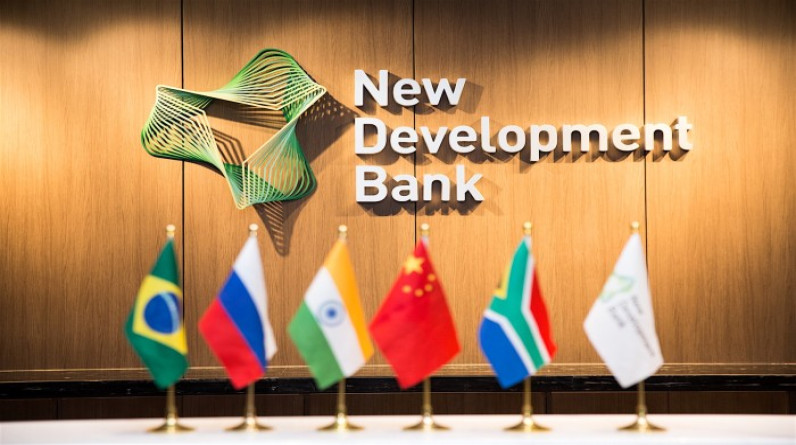 بديلا للبنك الدولي.. بنك بريكس يتوسع جنوبا ويبتعد عن الدولار
